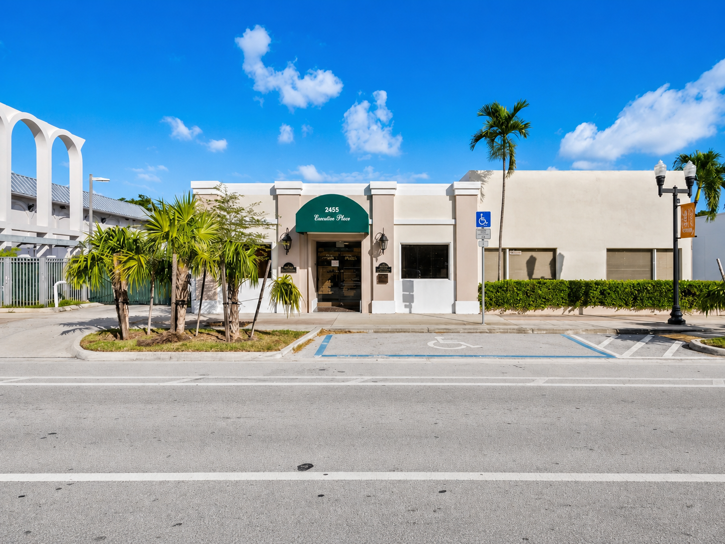 Hollywood Virtual Business Address, Office Location